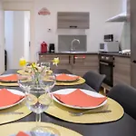 Apartment Au Coeur De - Parking Prive - 4 Pau