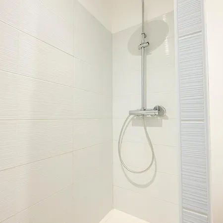 Grand - 4 Premium & Parking Inclus